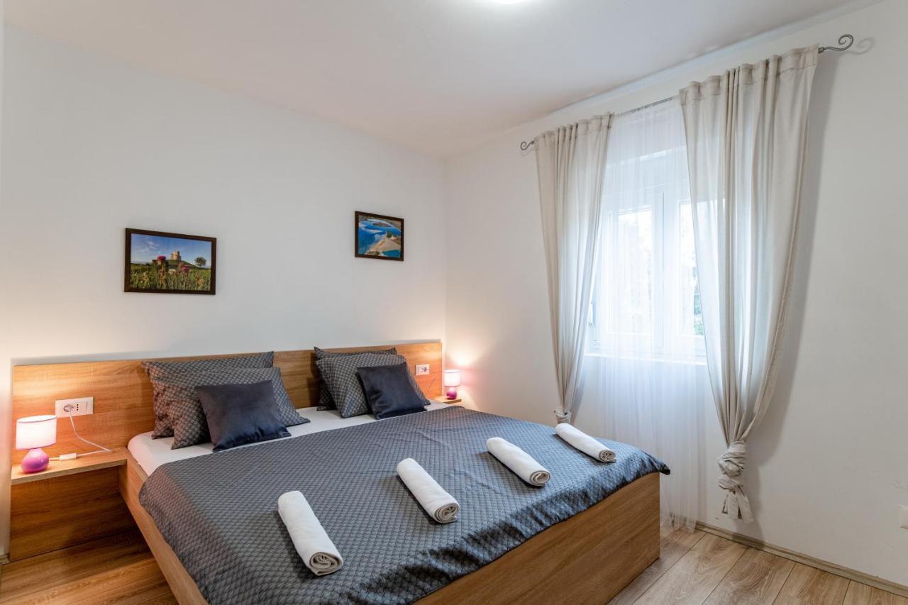 Holiday Home Aria Nin Extérieur photo